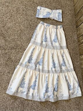 Pretty Blue/Off-White Top & Skirt Set
